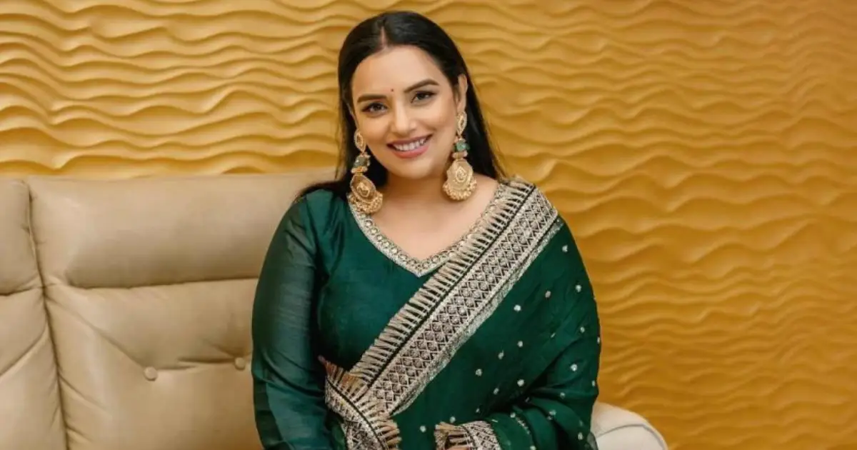 ‘ഞാൻ സംഘിയോ കമ്മിയോ അല്ല, ആരുടേയും പാവയാകാതിരിക്കാനാണ് എന്റെ രാജി’; ‘അമ്മ’യിലെ നാടകീയ നീക്കങ്ങളിൽ മൗനം വെടിഞ്ഞ് ശ്വേതാ മേനോൻ