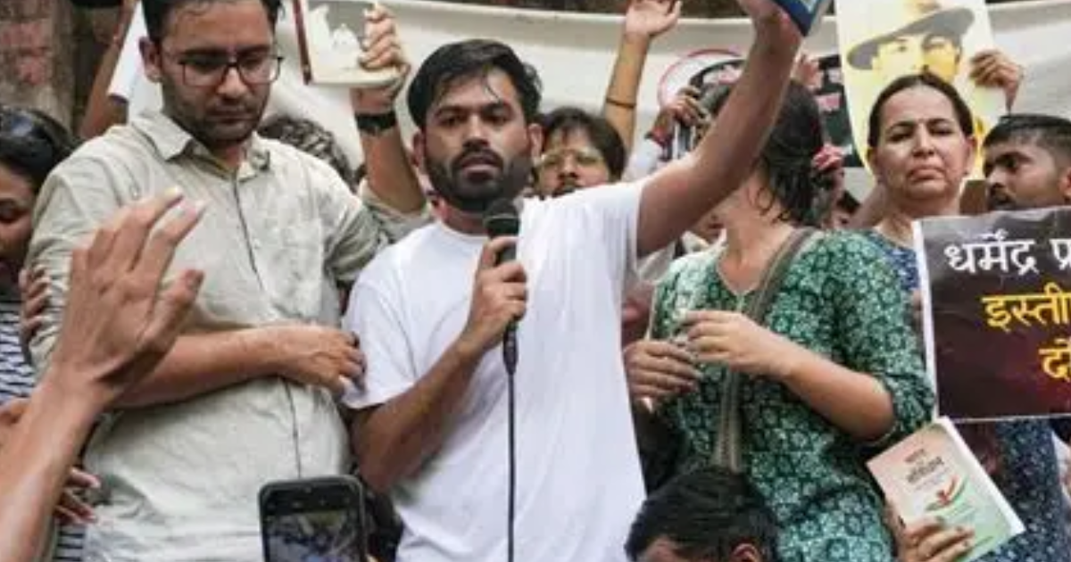 രാജ്യ വ്യാപകമായി പ്രക്ഷോഭം ആരംഭിക്കും'; പ്രതിഷേധത്തിന് പിന്നാലെ അഭിജിത് ദീപ്‌കെയുടെ വീടിന് സുരക്ഷ ശക്തമാക്കി പോലീസ്
