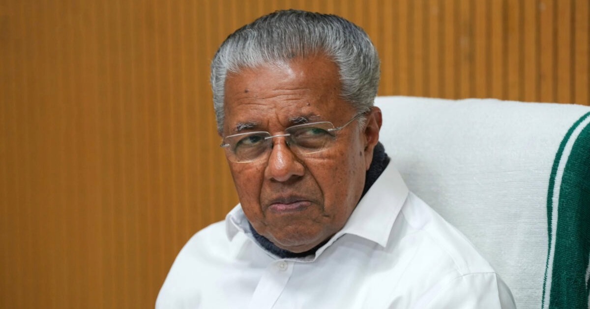 'നേരിട്ട് കണ്ടാൽ രാഹുൽ ഗാന്ധിയെ സാധാരണയായി കെട്ടിപ്പിടിക്കാറില്ല, പക്ഷെ മോദിയെ കെട്ടിപ്പിടിച്ച ചിത്രം കണ്ടു'; വിമർശനവുമായി പിണറായി വിജയൻ