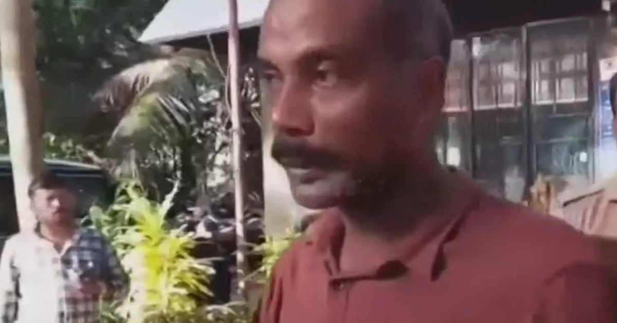  മുഖം മറച്ച് നഗ്നനായി മോഷണം; വീടുകളിൽ നിന്ന് ബൈക്കും സ്വർണവും കവർന്നു, തട്ടുകട കുത്തിത്തുറന്ന് 12 മുട്ടയുടെ ഓംലെറ്റും അടിച്ച് കള്ളൻ; ഒടുവിൽ പിടിയിൽ