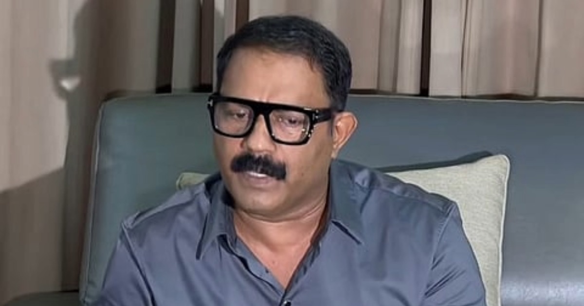 'പാവങ്ങളുടെ വയറ്റത്തടിക്കരുത്', വീടുകളില്‍ പതിച്ച എംബ്ലത്തില്‍ മോദിയുടെ ചിത്രം ഇല്ല; പിഎംഎവൈ വിവാദത്തില്‍ മന്ത്രി കെ.എം ഷാജി