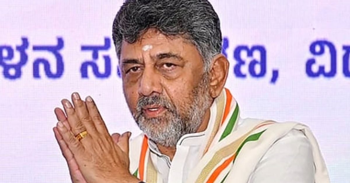 കർണാടകയിൽ ഇനി ഡി.കെ യുഗം; ഭരണഘടന ഉയർത്തിപ്പിടിച്ച് സത്യപ്രതിജ്ഞ