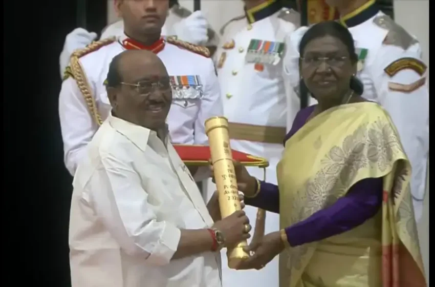  വെള്ളാപ്പള്ളി നടേശന് പത്മഭൂഷൺ; രാഷ്ട്രപതിയിൽനിന്ന് ബഹുമതി ഏറ്റുവാങ്ങി