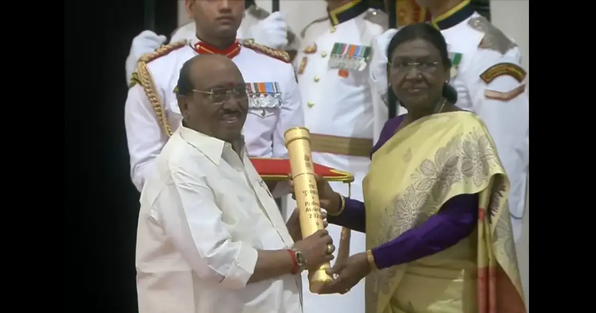 വെള്ളാപ്പള്ളി നടേശന് പത്മഭൂഷൺ; രാഷ്ട്രപതിയിൽനിന്ന് ബഹുമതി ഏറ്റുവാങ്ങി