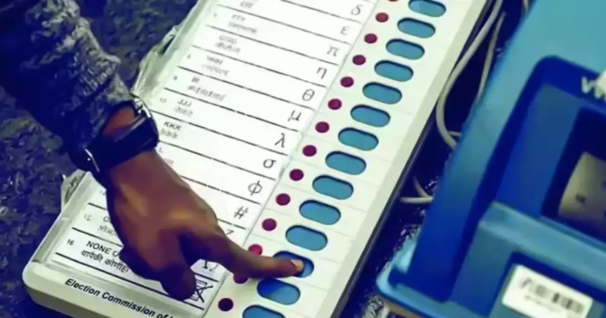  ‘ഇവിടെ വിമർശനം, എന്നാൽ ഇന്തോനേഷ്യക്ക് വേണം ഇന്ത്യൻ വോട്ടിങ് മെഷീനുകൾ’; ഇ.വി.എം കരാറിൽ ഒപ്പുവെച്ച് ഇരുരാജ്യങ്ങളും