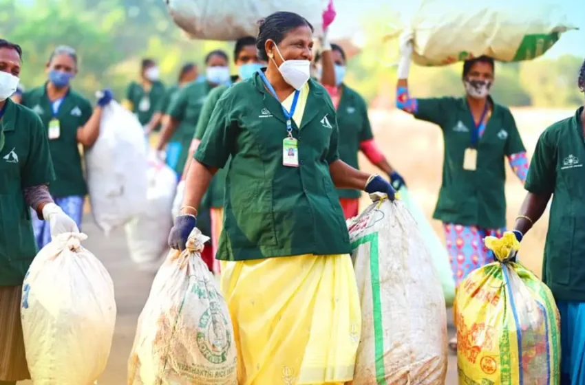  തിരുവനന്തപുരം കോര്‍പ്പറേഷനില്‍ ഹരിതകര്‍മസേനയ്ക്ക് ഇനി പച്ചയില്ല, പകരം ‘കാവി’; പുതിയ യൂണിഫോം വിവാദത്തിൽ