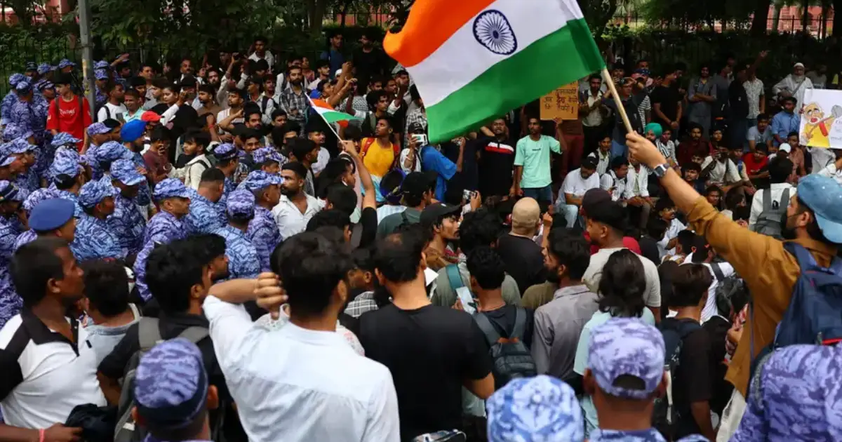 സിജെപി പാർലമെന്റ് മാർച്ച്: അഭിജീത് ദിപ്‌കെയും ഡിംപിൾ യാദവും കസ്റ്റഡിയിൽ