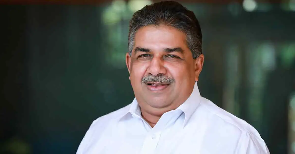 'വിഎസ് ഉണ്ടായിരുന്നെങ്കിൽ ഒറ്റുകാരെ വെറുതെ വിടില്ലായിരുന്നു, വഞ്ചന കാട്ടിയവരുടെ മുഖത്ത് നോക്കി കണക്ക് ചോദിച്ചേനെ': സജി ചെറിയാൻ
