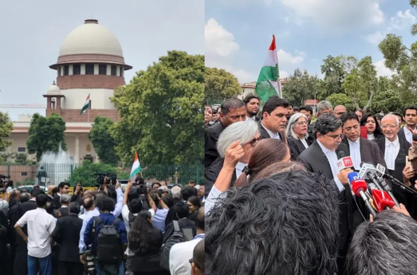  ‘സേവ് ഡെമോക്രസി, സേവ് കോൺസ്റ്റിറ്റ്യൂഷൻ’: വിദ്യാർഥി പ്രക്ഷോഭത്തിന് പിന്തുണയുമായി സുപ്രീം കോടതിയിലെ മുതിർന്ന അഭിഭാഷകർ; കോടതി വളപ്പിൽ ഭരണഘടനാ ആമുഖം വായിച്ച് പ്രതിഷേധം