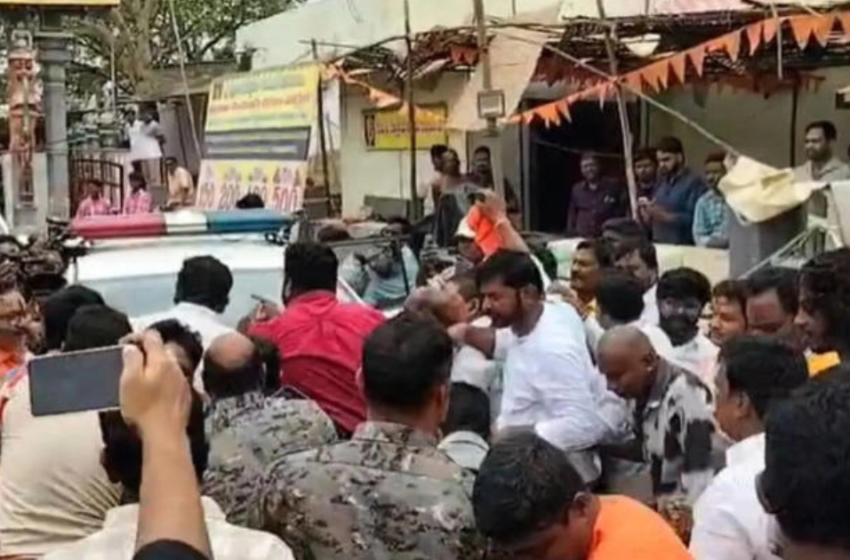  കോൺഗ്രസ് നേതാക്കൾ ക്ഷേത്രത്തിൽ വെച്ച് മാസം കഴിച്ചുവെന്ന് ആരോപിച്ച് ശുദ്ധീകരണ പൂജനടത്താൻ ശ്രമം; തെലങ്കാനയിൽ ബിജെപി നേതാക്കളെ തടഞ്ഞ് പോലീസ്
