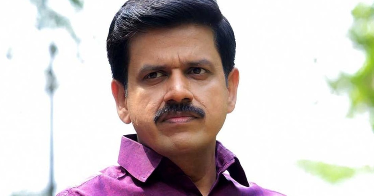 'കുഞ്ഞു രാമക്ഷേത്രം ഇവിടെയും ഉണ്ടാക്കി കൊടുത്തിരുന്നെങ്കിൽ പാർട്ടി ഫണ്ട് മോഷ്ടിക്കാൻ നടക്കുമായിരുന്നോ?'; ബിജെപിക്കെതിരെ പരിഹാസവുമായി സന്ദീപ് വാര്യർ