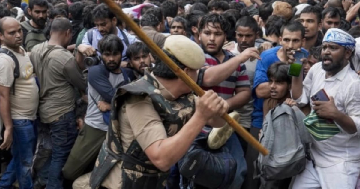 പോലീസ് ഒഴിപ്പിച്ച സമരകേന്ദ്രം തിരിച്ചുപിടിച്ചു, പിന്നോട്ടില്ലെന്ന് സിജെപി; ഇന്നും പാർലമെന്റിലേക്ക് മാർച്ച്