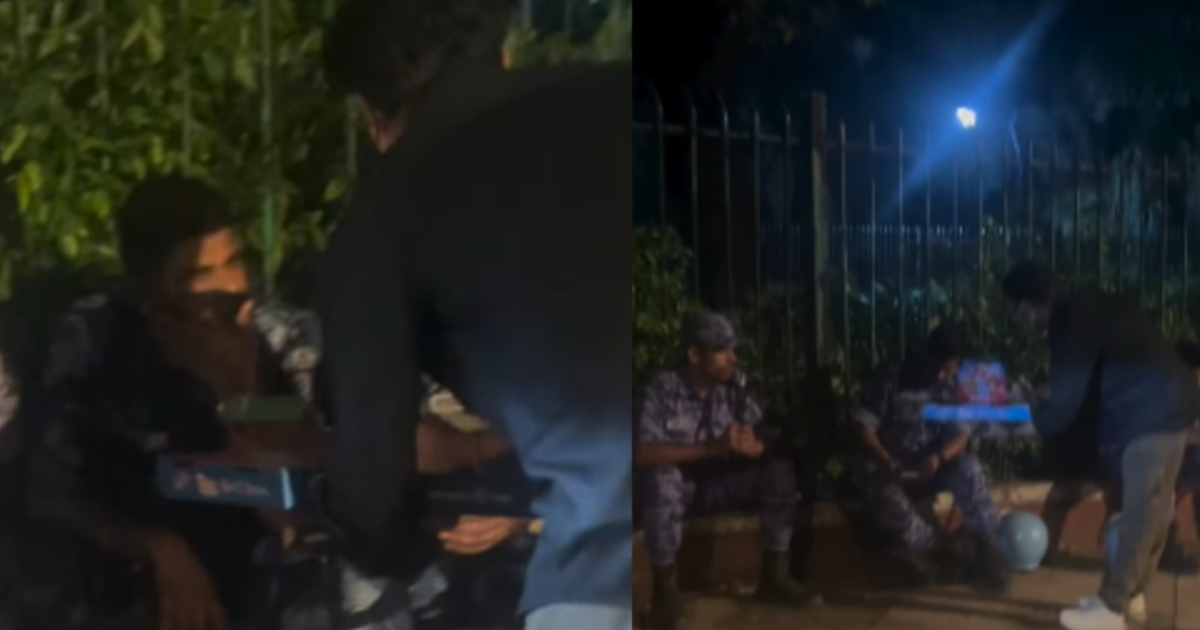  സിജെപി പ്രതിഷേധത്തിൽ ആർഎഎഫ് ഉദ്യോഗസ്ഥർക്ക് ഭക്ഷണം പങ്കുവെച്ച് വിദ്യാർത്ഥികൾ
