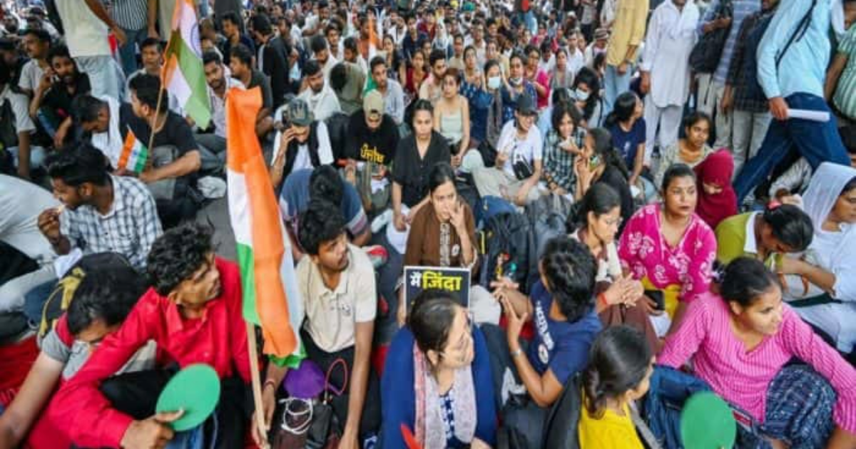 'ജന്തർ മന്തറിലെ പ്രതിഷേധത്തിൽ പങ്കെടുത്തു'; യുപിയിൽ കോളജ് അധ്യാപകനെ പിരിച്ചുവിട്ടു