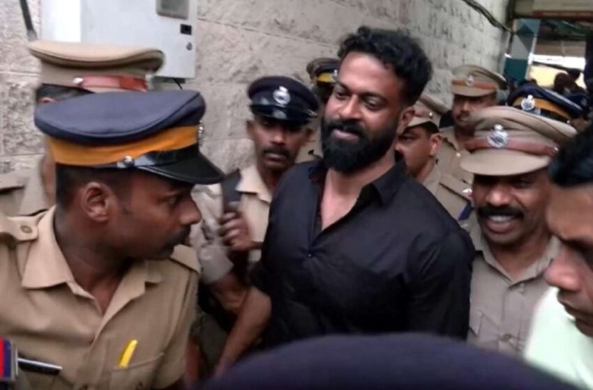  കാപ്പാ കേസ് പ്രതിയായ ബിജെപി കൗൺസിലർക്ക് 6 മാസത്തെ അവധി; മേയറുടെ കാസ്റ്റിങ് വോട്ടോടെ അപേക്ഷ പാസായി