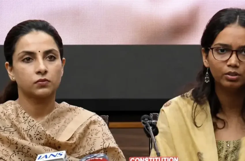  ‘അച്ഛനെ വലിച്ചിഴച്ച് കൊലപ്പെടുത്താൻ ശ്രമിച്ചു, വീട്ടിലെത്തിയത് ചോരയിൽ കുതിർന്ന യൂണിഫോമിൽ’; സിജെപി സമരത്തിൽ പരിക്കേറ്റ പോലീസുകാരുടെ കുടുംബാംഗങ്ങൾ രംഗത്ത്