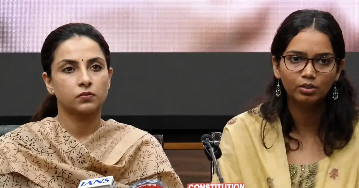  ‘അച്ഛനെ വലിച്ചിഴച്ച് കൊലപ്പെടുത്താൻ ശ്രമിച്ചു, വീട്ടിലെത്തിയത് ചോരയിൽ കുതിർന്ന യൂണിഫോമിൽ’; സിജെപി സമരത്തിൽ പരിക്കേറ്റ പോലീസുകാരുടെ കുടുംബാംഗങ്ങൾ രംഗത്ത്