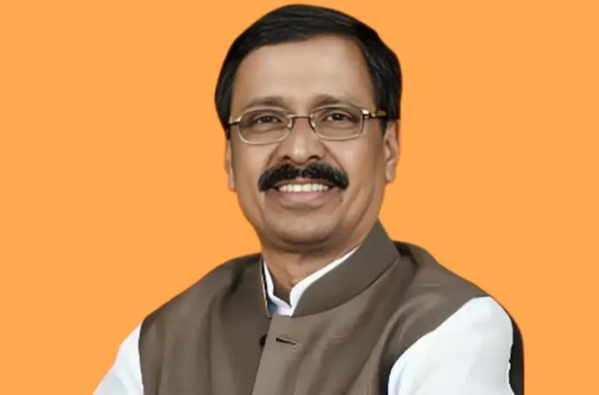  ‘മന്ത്രവാദത്തിനായി മുടി പറിച്ചെടുത്തു, നിർബന്ധിച്ച് ഗോമൂത്രം കുടിപ്പിച്ചു’; മുൻ ശിവസേന എംപിക്കും കുടുംബത്തിനുമെതിരെ ഗുരുതര ആരോപണങ്ങളുമായി മരുമകൾ