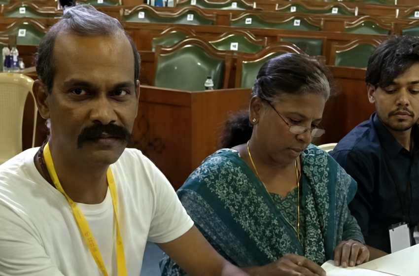  ഇതാണ് യഥാർത്ഥ ഇൻസ്പിരേഷൻ! സഹായമായത് മക്കളുടെ പാഠപുസ്തകം; 51-ാം വയസ്സിൽ എംബിബിഎസ് പ്രവേശനം നേടി ഒരച്ഛൻ