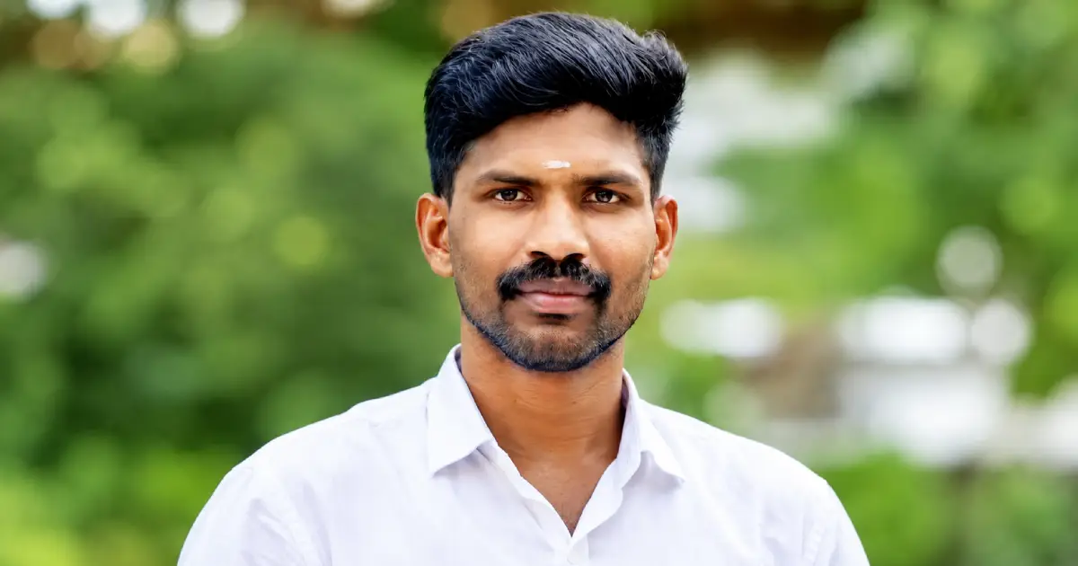 'പുതിയ വീട്ടിൽ താമസമായാൽ അമ്മയെയും അച്‌ഛനെയും ജോലിക്കു വിടില്ല': ഗൃഹപ്രവേശനത്തിന് ഒരു മാസം ബാക്കി; വാഹനാപകടത്തിൽ അനീഷിന് ദാരുണാന്ത്യം