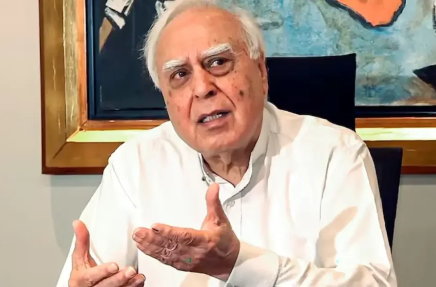  ‘മോദിയും വാജ്‌പേയിയും വന്ദേമാതരം പൂർണമായി ആലപിച്ചിട്ടുണ്ടോ? അവരും ദേശവിരുദ്ധരാണോ’; അമിത് ഷായ്ക്ക് മറുപടിയുമായി കപിൽ സിബൽ