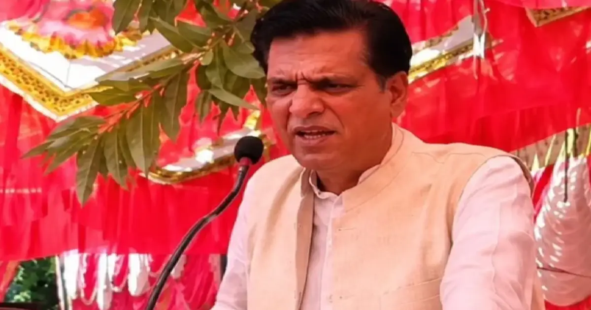 'എന്റെ വെള്ളം കുടിച്ചിട്ട് വോട്ട് ചെയ്തില്ലെങ്കിൽ വയറു പൊട്ടും’; വോട്ടർമാർക്കെതിരെ ഭീഷണിയുമായി മുൻ ബിജെപി എംഎൽഎ