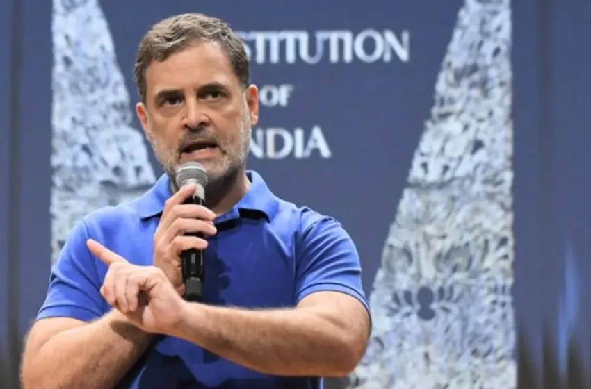  ഖാർഗെയുടെ പ്രസംഗവേദി ശുദ്ധീകരിച്ച സംഭവം: കേസെടുക്കാൻ ആവശ്യപ്പെട്ട രാഹുൽ ഗാന്ധിക്കെതിരെ കേസ്