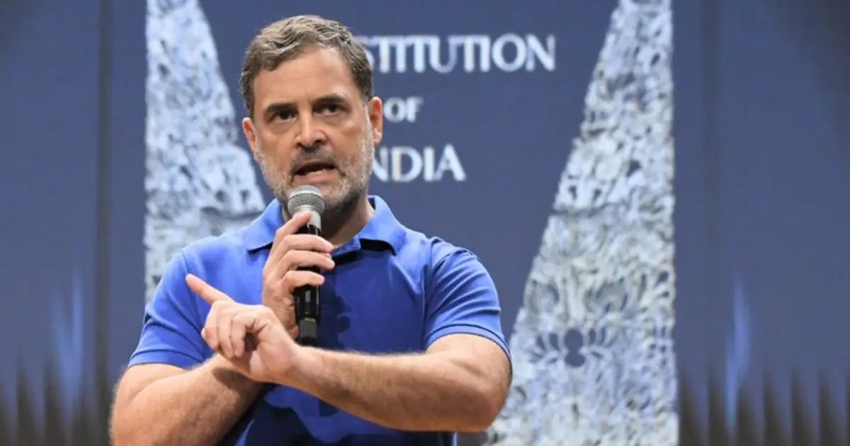 ഖാർഗെയുടെ പ്രസംഗവേദി ശുദ്ധീകരിച്ച സംഭവം: കേസെടുക്കാൻ ആവശ്യപ്പെട്ട രാഹുൽ ഗാന്ധിക്കെതിരെ കേസ്