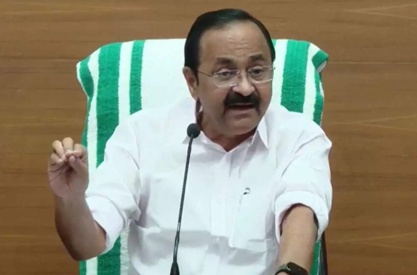  ‘ഡാമുകളിൽ നിന്ന് വെള്ളം ഒഴുക്കിവിട്ടെന്ന വാർത്ത തെറ്റ്’; മരിച്ചവരുടെ കുടുംബങ്ങൾക്ക് എട്ട് ലക്ഷം രൂപ പ്രഖ്യാപിച്ച് മുഖ്യമന്ത്രി