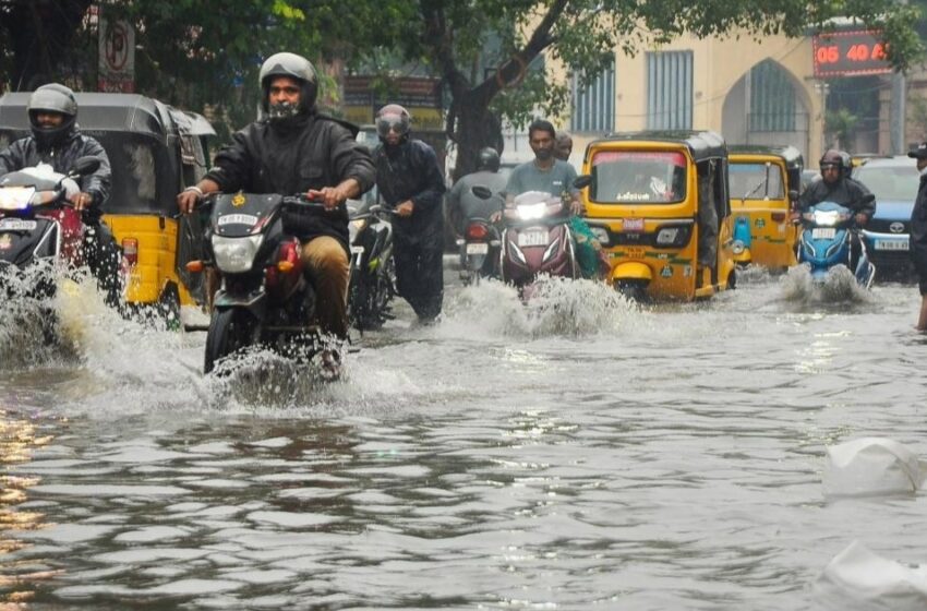  അതിശക്തമായ മഴ തുടരും; 7 ജില്ലകളിൽ ഓറഞ്ച് അലർട്ട്, 12 ജില്ലകളിൽ വിദ്യാഭ്യാസ സ്ഥാപനങ്ങൾക്ക് അവധി