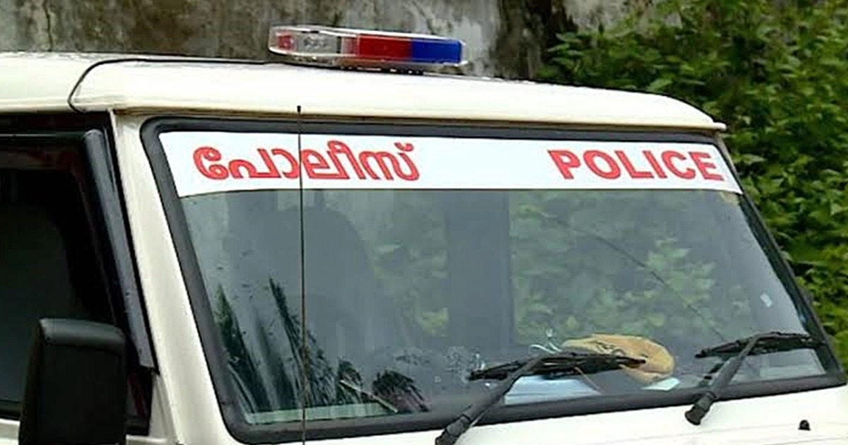  21-കാരനെ തട്ടിക്കൊണ്ടുപോയി നഗ്നഫോട്ടോയെടുത്ത് മാതാവിനയച്ചു; മോചനദ്രവ്യം ആവശ്യപ്പെട്ട യുവതിയടക്കം 6 പേർക്കായി തിരച്ചിൽ