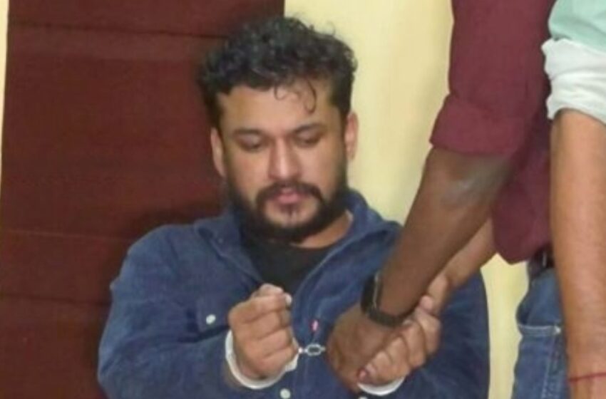  കാർ വഴിയിൽ ഉപേക്ഷിച്ച് ഓട്ടോ പിടിച്ച് അർജുൻ; പോലീസിനെ അറിയിച്ച് ഡ്രൈവർ; അർധരാത്രി അഭിഭാഷകയുടെ ഫ്ളാറ്റിൽനിന്ന് തൂക്കി പോലീസ്