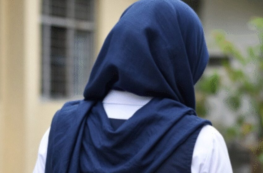  ‘ഹിജാബ് ഇസ്‌ലാമിൽ അനിവാര്യമല്ല; യൂണിഫോമിനൊപ്പം അനുവദിക്കാനാവില്ല’: വിദ്യാർഥിനിയുടെ ഹരജി തള്ളി അലഹബാദ് ഹൈക്കോടതി
