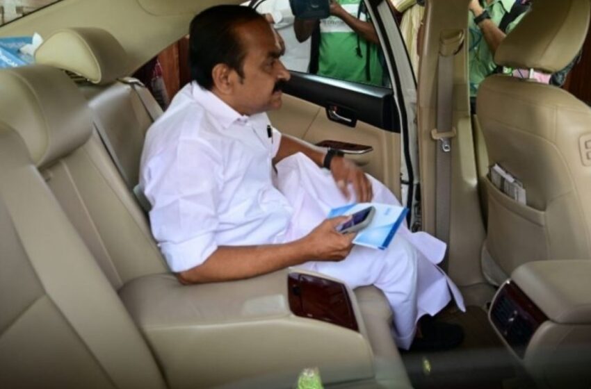 പരിപാടിയിൽ പങ്കെടുക്കാത്തതിന് മുഖ്യമന്ത്രിയെ തടഞ്ഞ് സംഘാടകർ