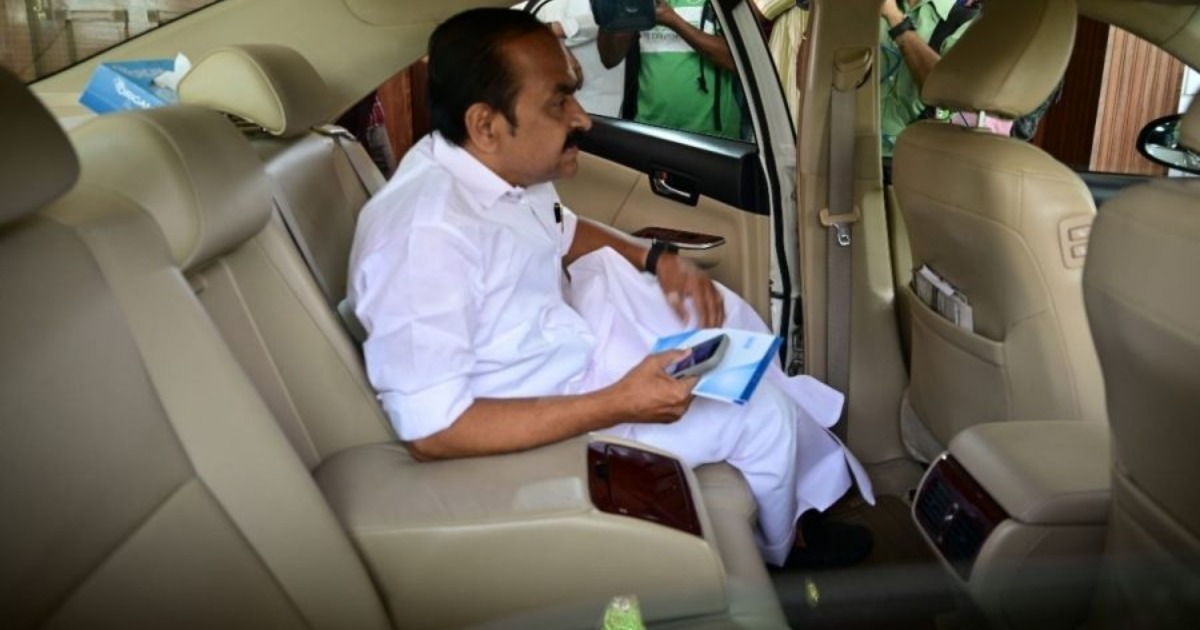 പരിപാടിയിൽ പങ്കെടുക്കാത്തതിന് മുഖ്യമന്ത്രിയെ തടഞ്ഞ് സംഘാടകർ