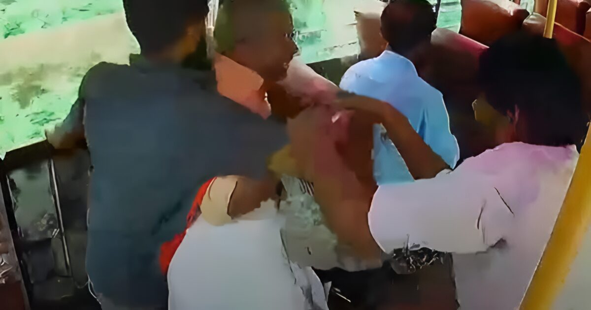  ബസിൽ കയറുന്നതിനിടെ കാലിടറി; കണ്ണൂരിൽ വയോധികന് രക്ഷകനായി ബസ് ജീവനക്കാരൻ