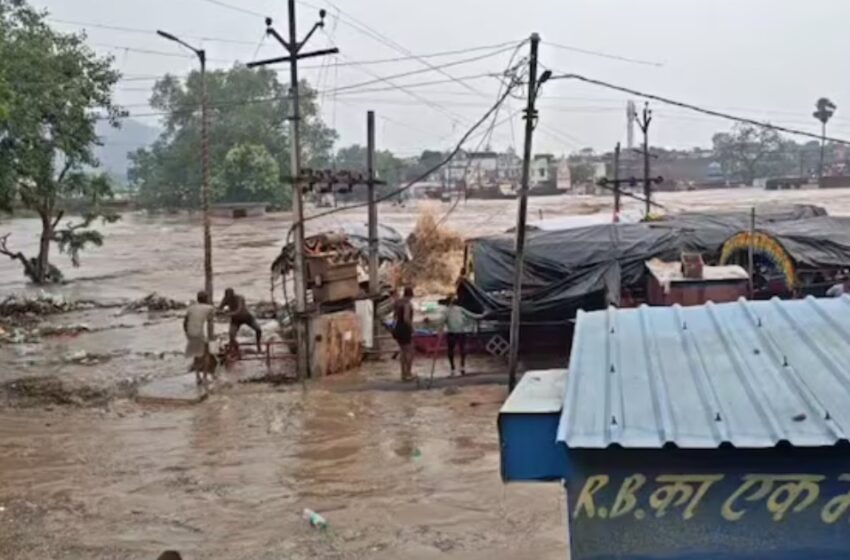  യുപി-മധ്യപ്രദേശ് അതിർത്തിയിൽ മിന്നൽ പ്രളയം: മന്ദാകിനി കരകവിഞ്ഞു; വൻ നാശനഷ്ടം