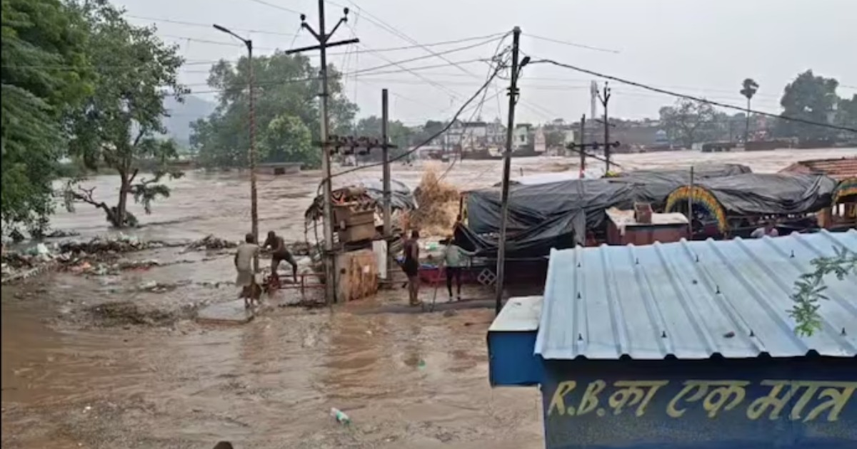  യുപി-മധ്യപ്രദേശ് അതിർത്തിയിൽ മിന്നൽ പ്രളയം: മന്ദാകിനി കരകവിഞ്ഞു; വൻ നാശനഷ്ടം