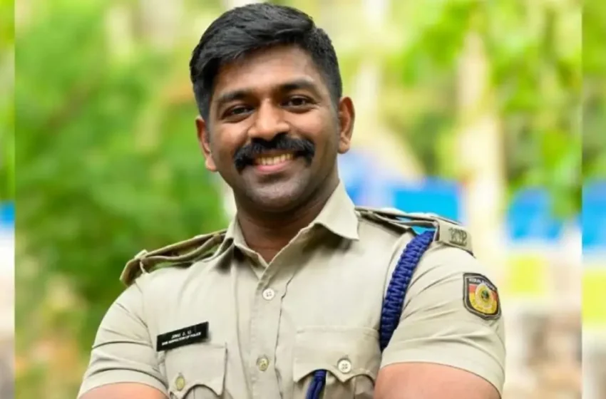  പ്രതിയെ പിടികൂടാൻ ഒപ്പം കൂട്ടിയത് റൗഡി ലിസ്റ്റിലുള്ള ഡിവൈഎഫ്ഐ നേതാവിനെ; എസ്‌ഐയ്ക്ക് സസ്പെൻഷൻ