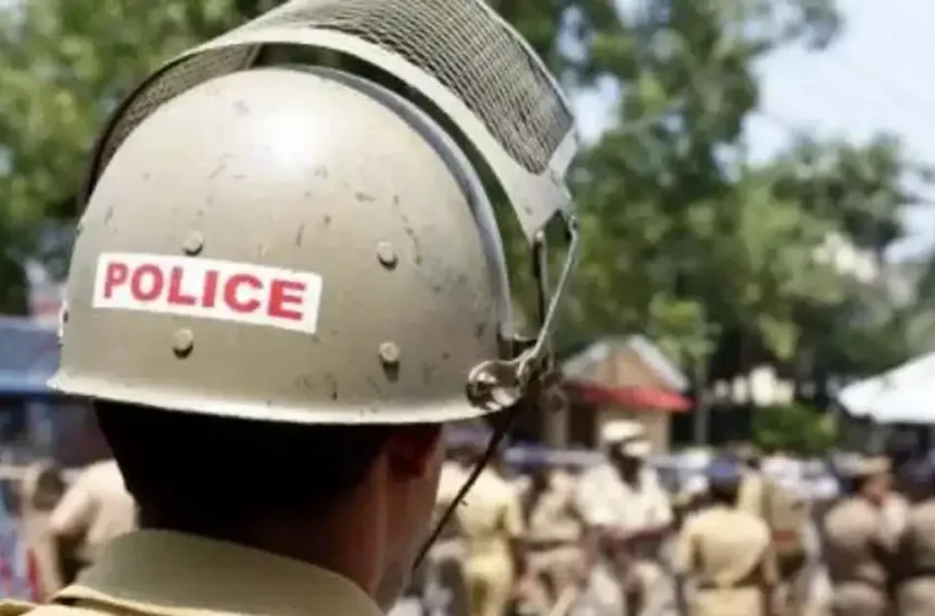  സ്പായിൽ കയറി ഭീഷണിപ്പെടുത്തി പണം തട്ടി; കോഴിക്കോട് സിവിൽ പോലീസ് ഉദ്യോഗസ്ഥന് സസ്പെൻഷൻ