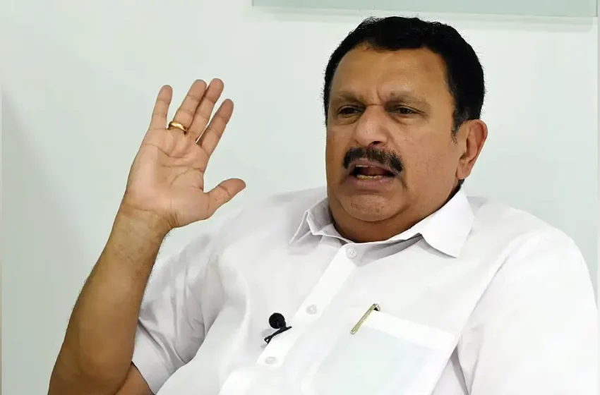  “പിണറായി പോയതിൻ്റെ മൂന്നിലൊന്നു പോലും വി.ഡി സതീശൻ പോയിട്ടില്ല, ഏതായാലും സർക്കാരിന് ഒരു രൂപ പോലും ചെലവില്ല”; മുഖ്യമന്ത്രിയുടെ വിമാനയാത്രാ വിവാദത്തിൽ മന്ത്രി കെ. മുരളീധരൻ