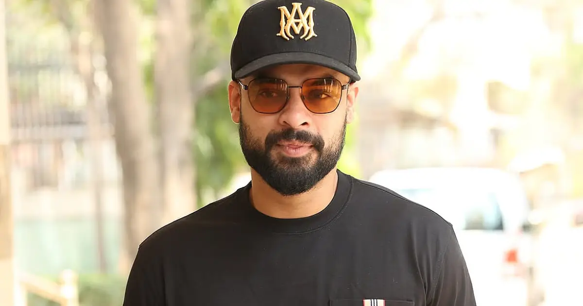  ‘എന്റെ പേരിൽ വ്യാജ ഇമെയിൽ സന്ദേശം, വിവരങ്ങൾ പങ്കുവെക്കരുത്’; മുന്നറിയിപ്പുമായി ടൊവിനോ തോമസ്