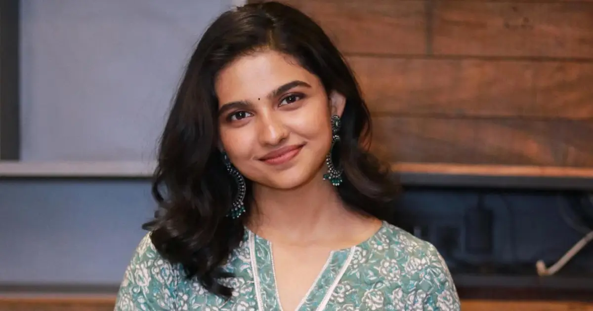 നടി മമിത ബൈജു ആശുപത്രിയിൽ, കടുത്ത പനിയും ശരീരവേദനയും; പൂർണവിശ്രമം നിർദേശിച്ചിരിക്കുകയാണെന്ന് താരം