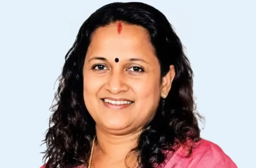  ലൈഫ് ഭവന പദ്ധതിയിൽ 50 ലക്ഷത്തിന്റെ തട്ടിപ്പ്; വില്ലേജ് എക്സ്റ്റൻഷൻ ഓഫീസർ അറസ്റ്റിൽ, പണം മാറ്റിയത് ബന്ധുക്കളുടെ അക്കൗണ്ടിലേക്ക്