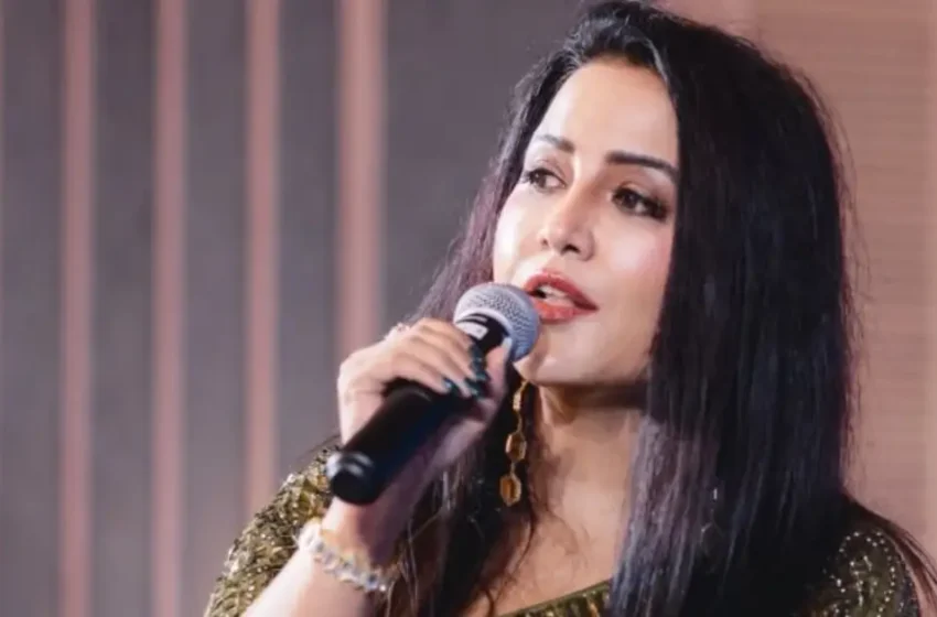  ‘ഉത്സവങ്ങൾ എല്ലാവർക്കും ആസ്വദിക്കാനുള്ളത്’; നവരാത്രി ആഘോഷങ്ങളിൽ മുസ്‌ലിംകളെ വിലക്കണമെന്ന നിലപാടിനെ എതിർത്ത് അമൃത ഫഡ്‌നാവിസ്