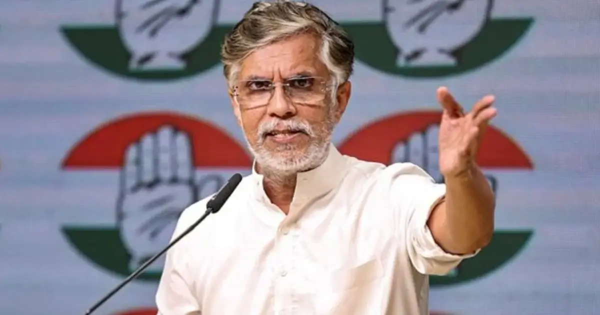 'പത്മഭൂഷൺ വളരെ ചെറിയ സംഗതി, അദ്ദേഹത്തെ പ്രധാനമന്ത്രിയാക്കൂ'; ഗ്യാനേഷിനെ പുകഴ്ത്തിയ ബിജെപി നേതാവിനെ പരിഹസിച്ച് പവൻ ഖേര