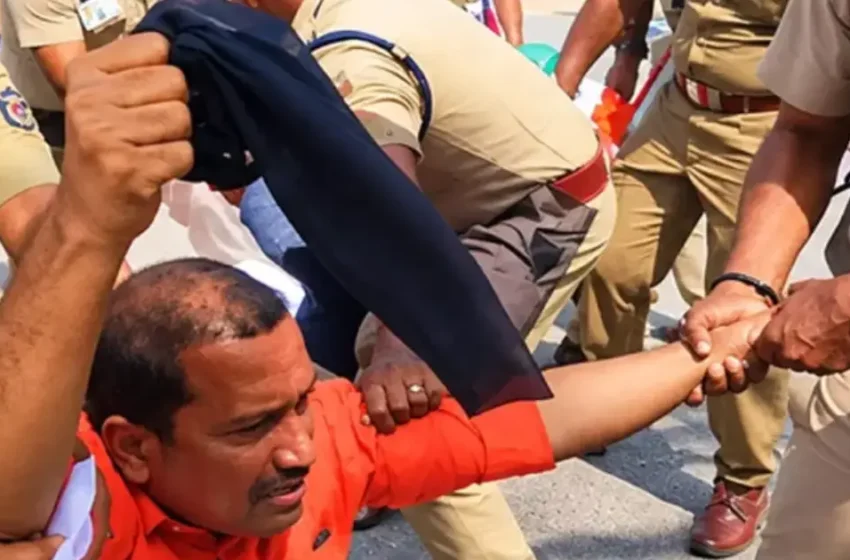  അമിത് ഷായ്ക്ക് നേരെ കരിങ്കൊടി കാട്ടി യൂത്ത് കോൺഗ്രസ്; ഗുരുതര സുരക്ഷാ വീഴ്ചയെന്ന് ബിജെപി, ഡിജിപിക്കും കേന്ദ്രത്തിനും പരാതി