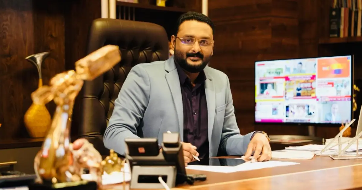 'റിപ്പോർട്ടർ ടിവി മാധ്യമ ബലാത്സംഗം നടത്തുന്ന കൊള്ളസംഘം, ടി.ആർ.പിക്ക് വേണ്ടി വ്യക്തിഹത്യ ചെയ്യുന്നു; നൽകിയ മെമന്റോ തിരികെ നൽകും': ഗുരുതര ആരോപണങ്ങളുമായി ടോം ജോസഫ്