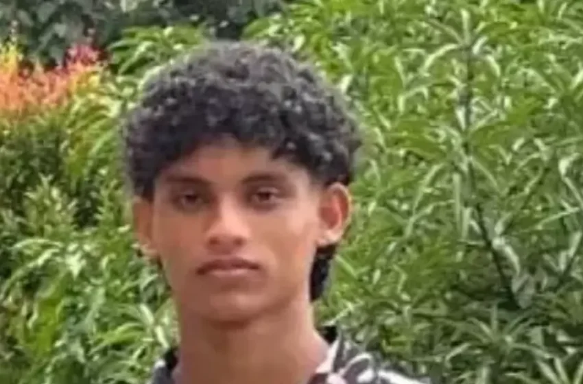  സ്കൂൾ ഫുട്ബോൾ ടീം സെലക്ഷനിടെ പ്ലസ് ടു വിദ്യാർഥി ഗ്രൗണ്ടിൽ കുഴഞ്ഞുവീണ് മരിച്ചു