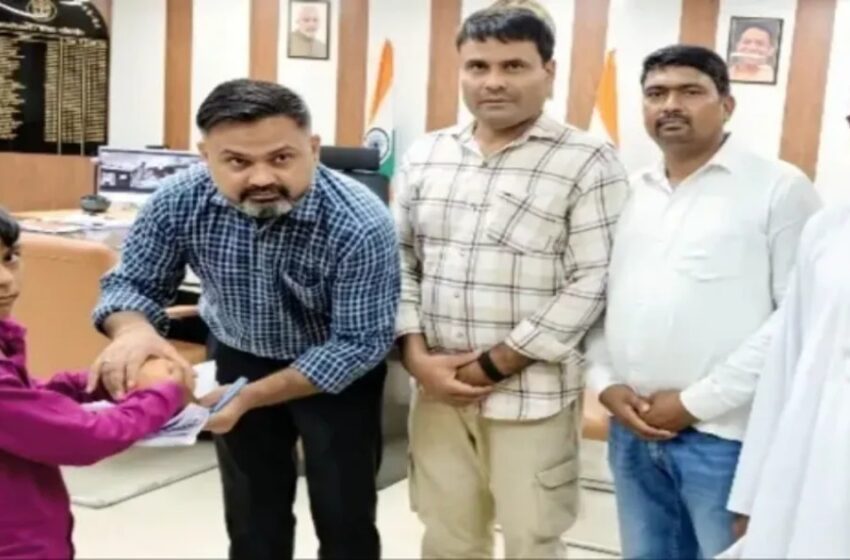  കുഞ്ഞുസമ്പാദ്യം ഇനി നേപ്പാളിന് തണൽ; പിഗ്ഗി ബാങ്ക് കൈമാറി ആറുവയസ്സുകാരൻ അർബാസ് ഷെയ്ഖ്